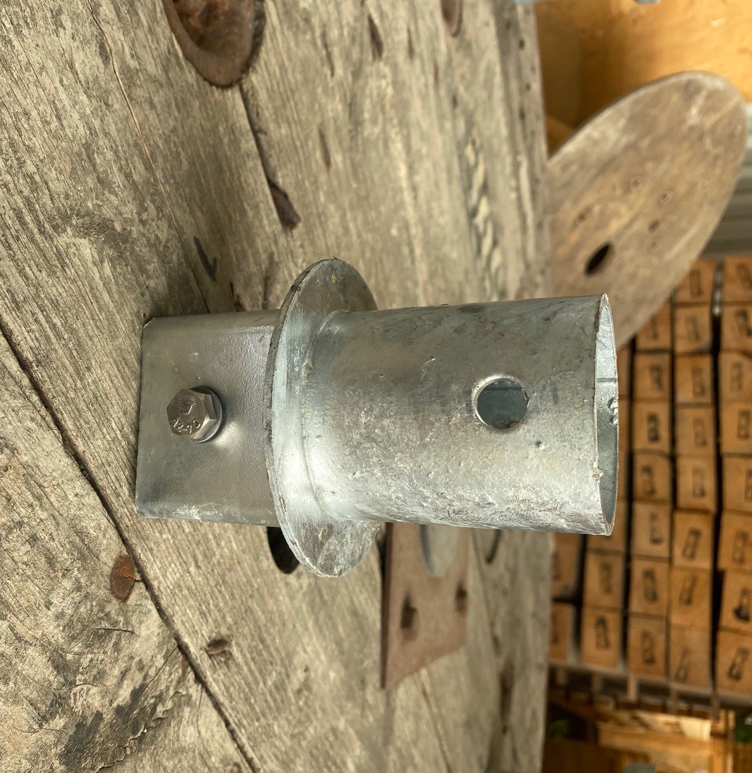 Petit Jean - Embout démontable lisse en acier thermolaqué 60x70mm pour fût TC89