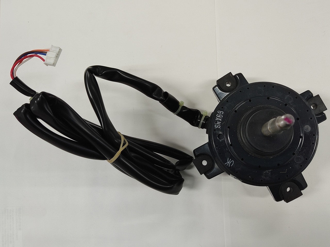 Daikin - MOTEUR DE VENTILATEUR 3P079118-1