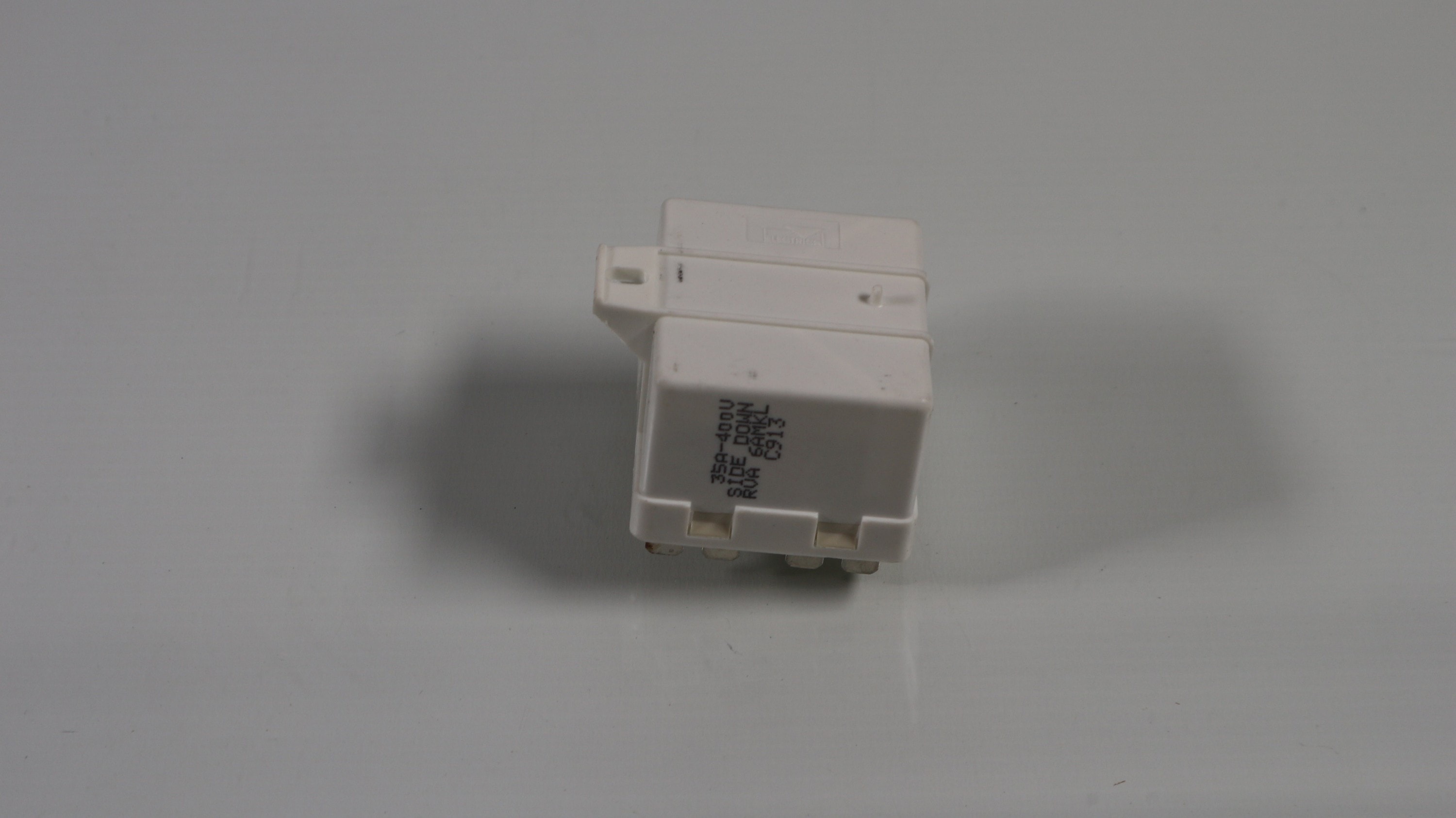 Daikin - RELAIS DE DEMARRAGE J0115159000037