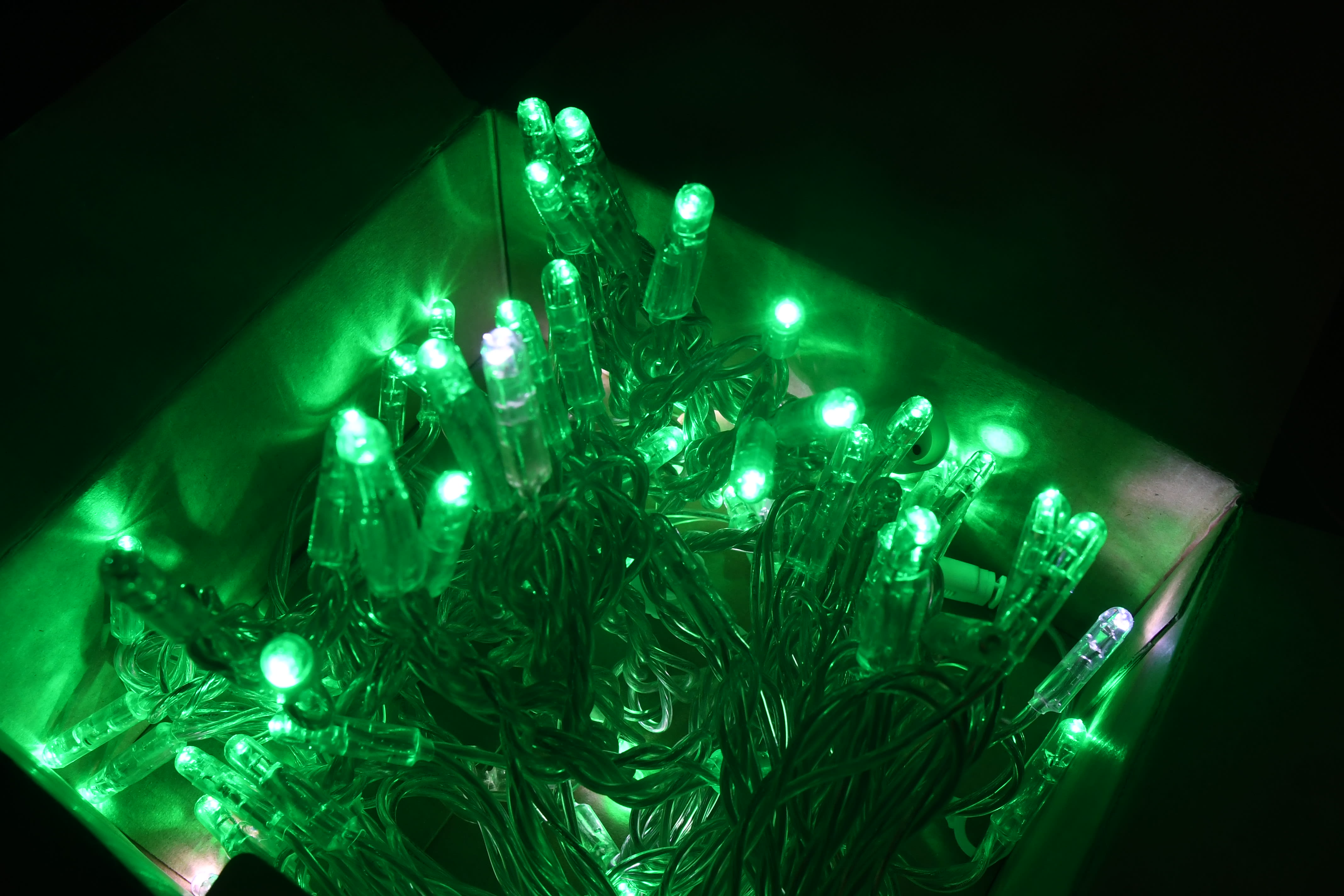 Chromex - Guirl.  L:20M VE 200 LED 20% Scint.
