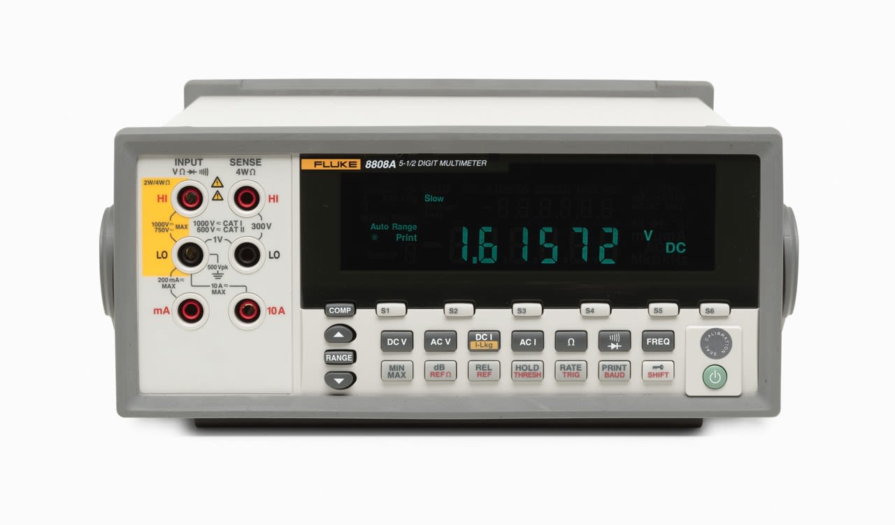 Fluke - 8808A 240V Multimètre numerique de table 5,5 digits. Précision Vdc 0,015%