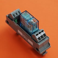 Finder - Interface relais, 1RT 5A 24 à 48V AC/DC, bornes à ressort