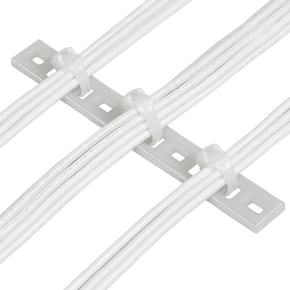 Panduit - Plaque multi-Attaches à visser;3 faisceaux;108mm;vis M5;PA 6.6 Naturel;Cdt100