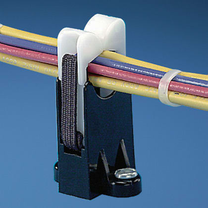 Panduit - Support pour planche avec élastique; faisceau 19,1 mm;vis M3; Cdt.10