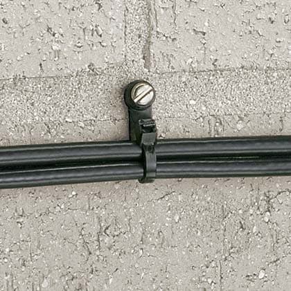 Panduit - Collier serrage Pan-Ty;?illet(M3);201X4,8mm;PA 6.6 noir (-60°C +85°C);Cdt:100 (s
