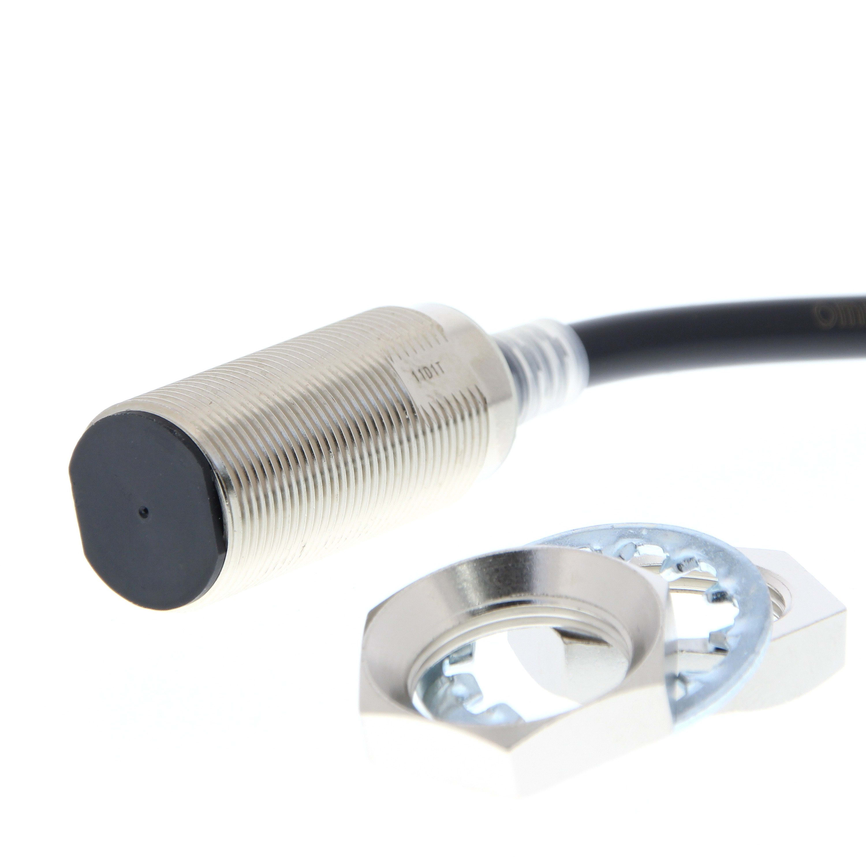 Omron - Détecteur de proximité, à induction, laiton nickelé, M18, blindé, 11 m
