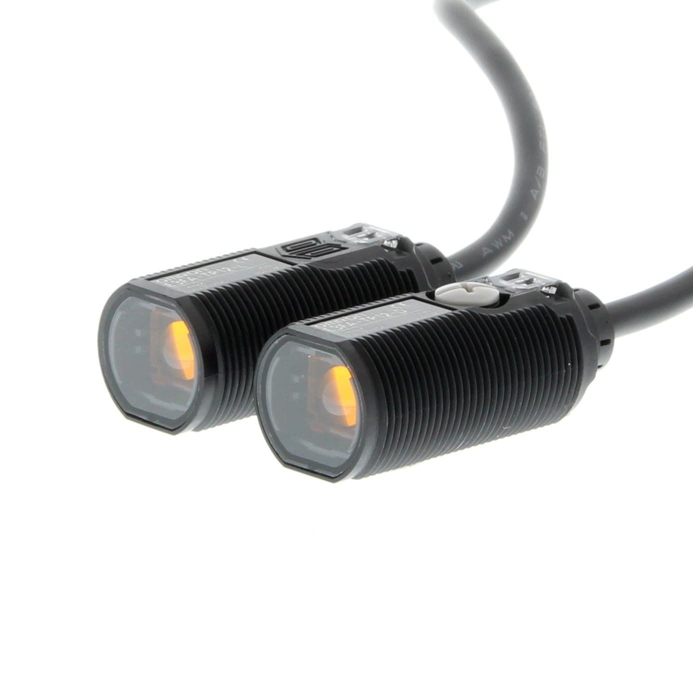 Omron - Barrage, 15 m, avec DEL infrarouge, 10-30 Vc.c., NPN, LO/DO, câble 2 m