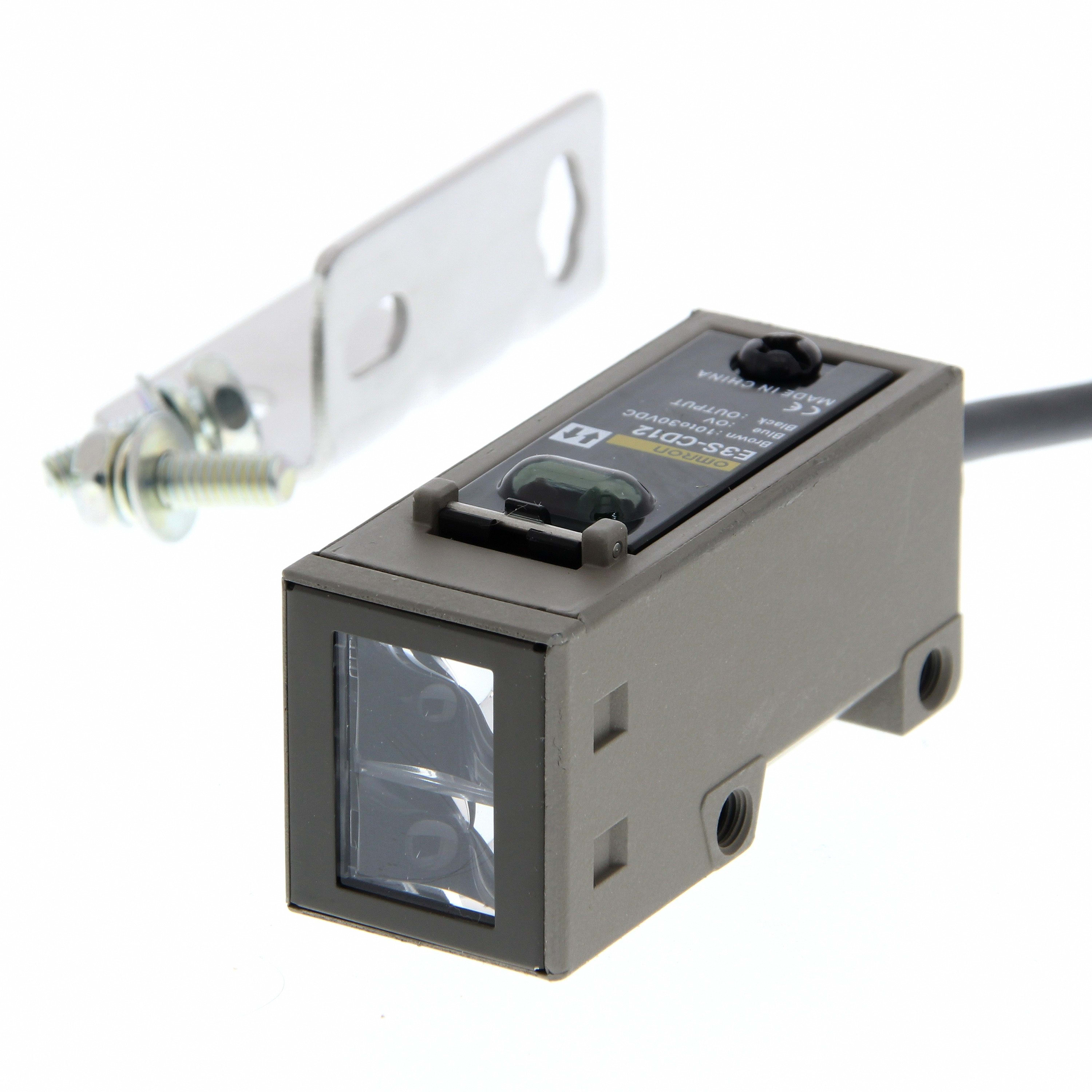 Omron - Réflexion directe, 2 m, horizontal, 10-30 Vc.c., NPN/PNP, LO/DO, câble 2 m