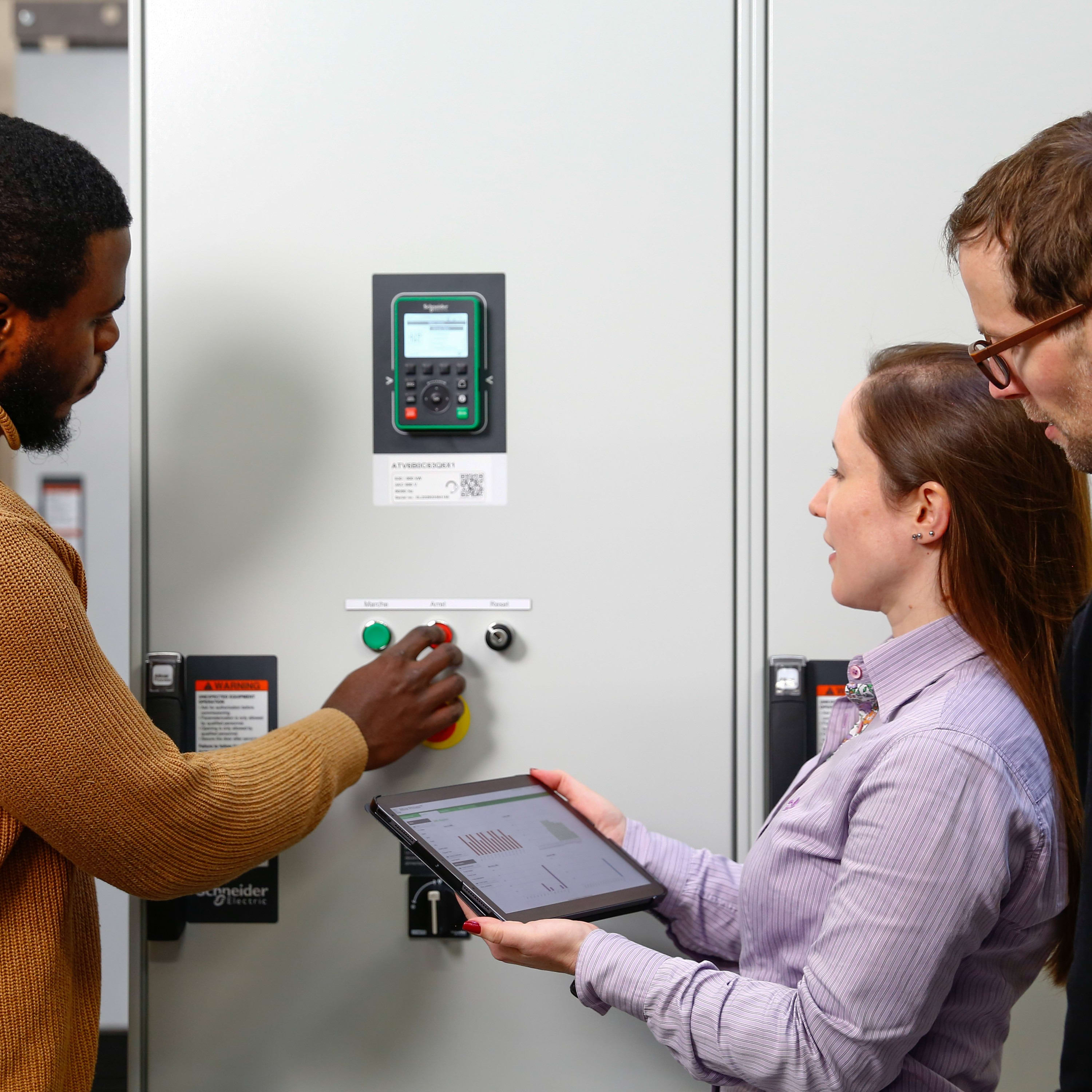 Schneider Electric - Services IND - Démarrage distanciel pour variateurs jusqu?à 90 kW