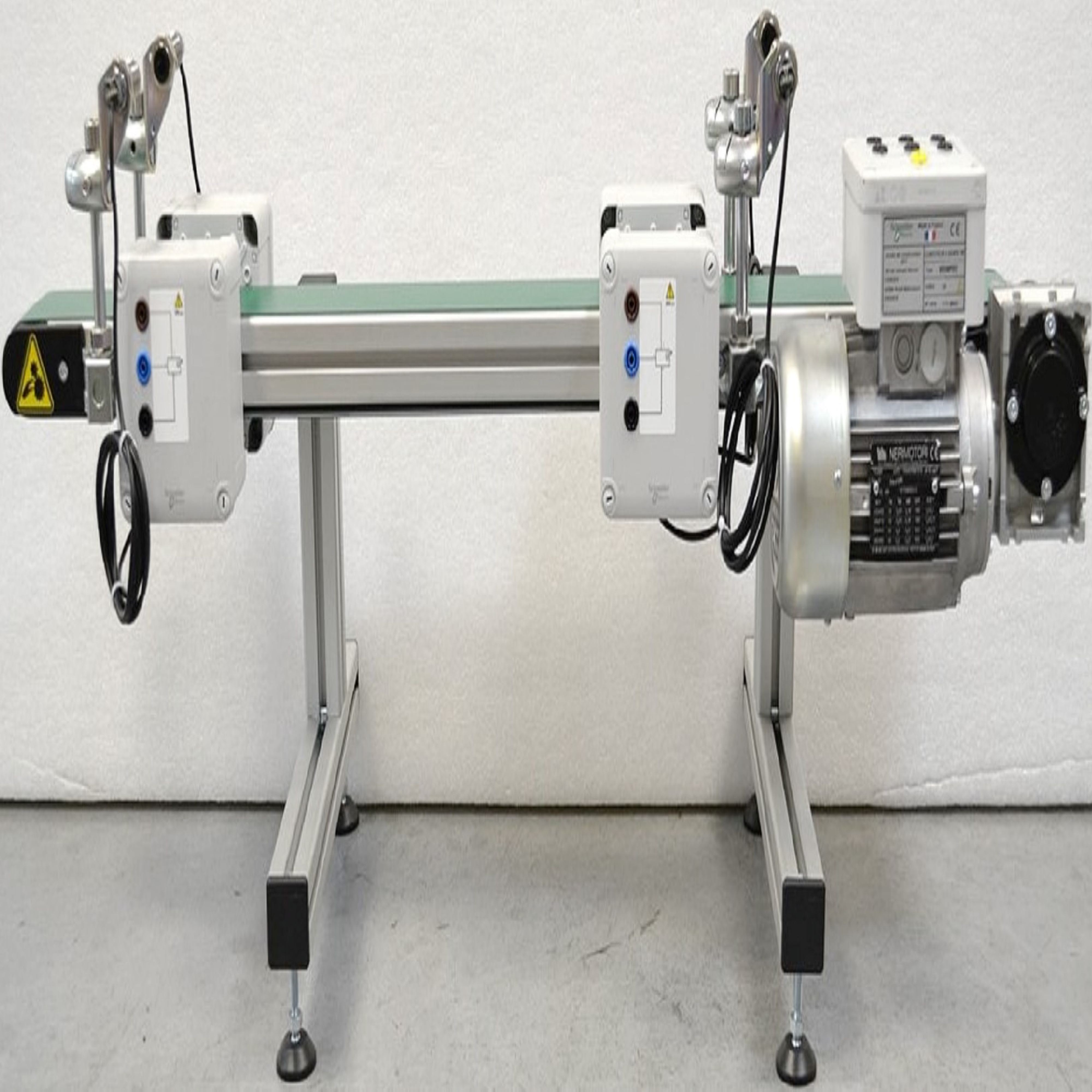 Schneider Electric - DID - Partie operative Convoyeur motorisé 1m 230/400 V