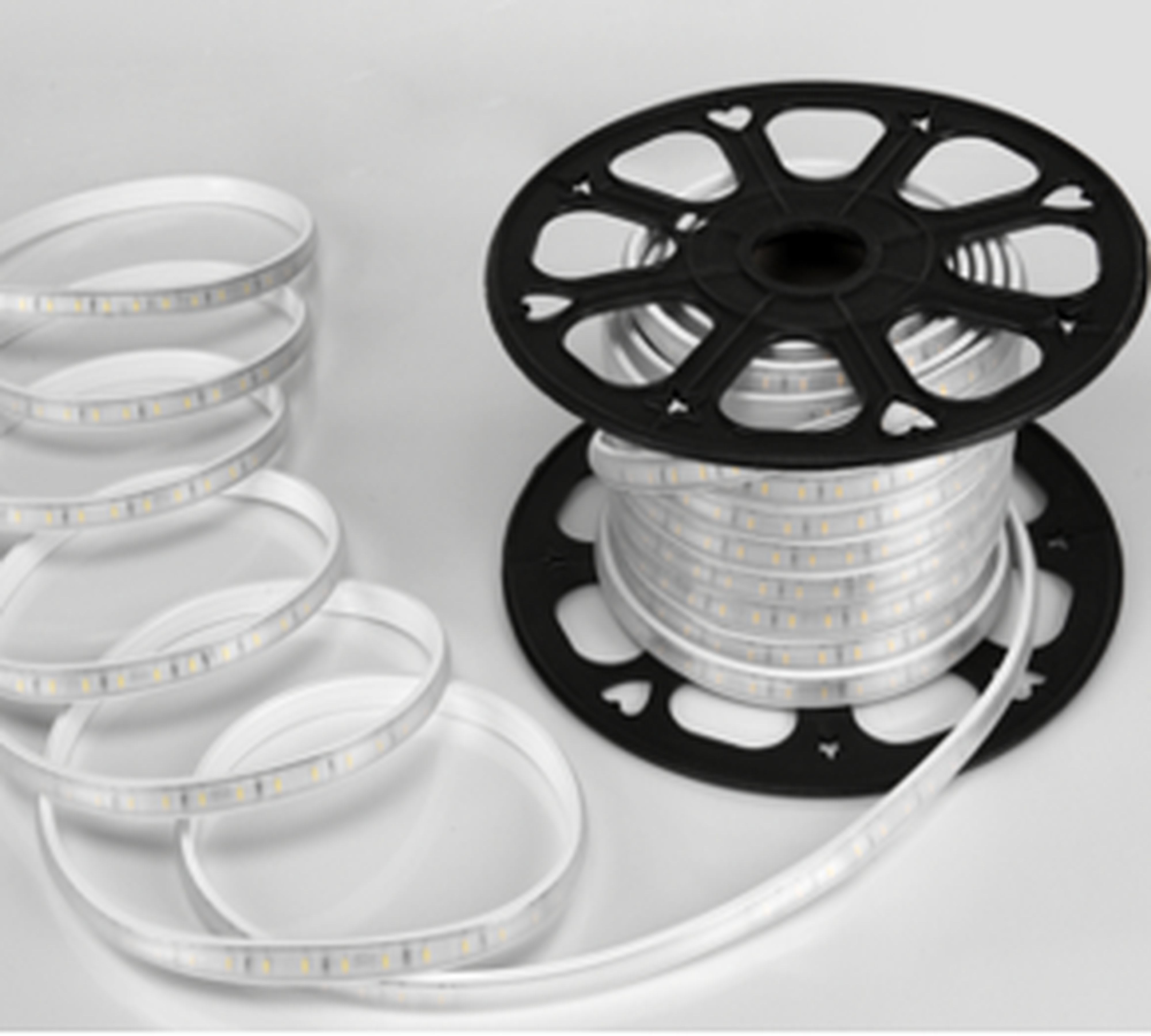 CEBA - Ruban 25m - 8W/m - 600lm/m - 120 led/m - câble d'alimentation et embout inclus