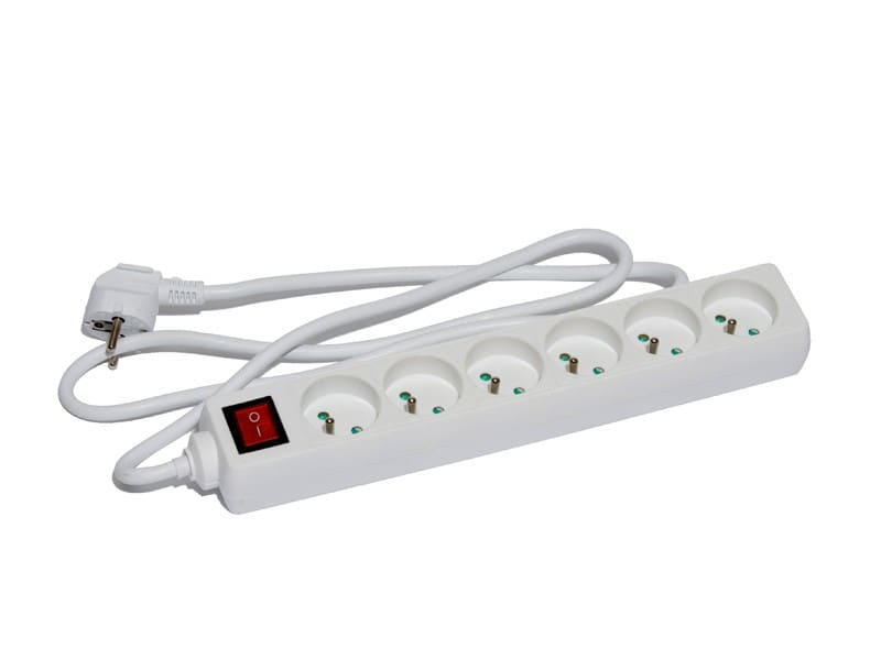 CEBA - Bloc 6 prises blanc avec interrupteur - 1,5m de câble HO5VVF 3G1 - IP20