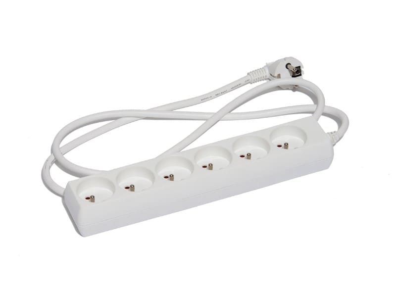 CEBA - Bloc 6 prises domestique blanc - 1,5m de câble HO5VVF 3G1 - IP20