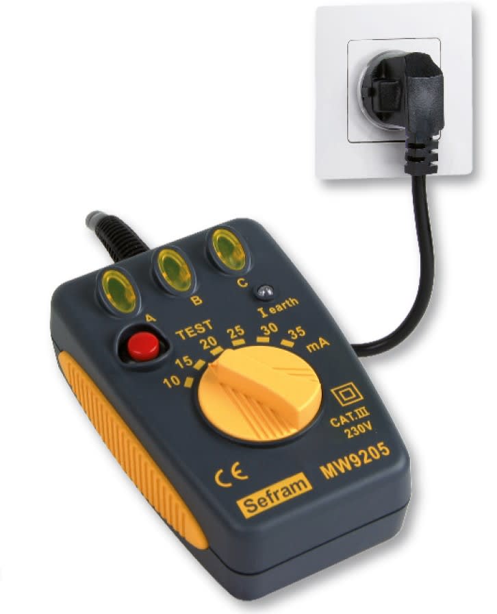 Sefram - Testeur de câblage de prises secteur avec test disjoncteurs 30mA.