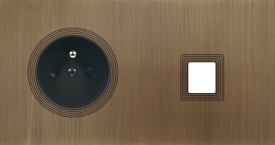 MODELEC - Façade Empreintes VOLUME Vieux Bronze Double Horiz Prise de Courant Média M