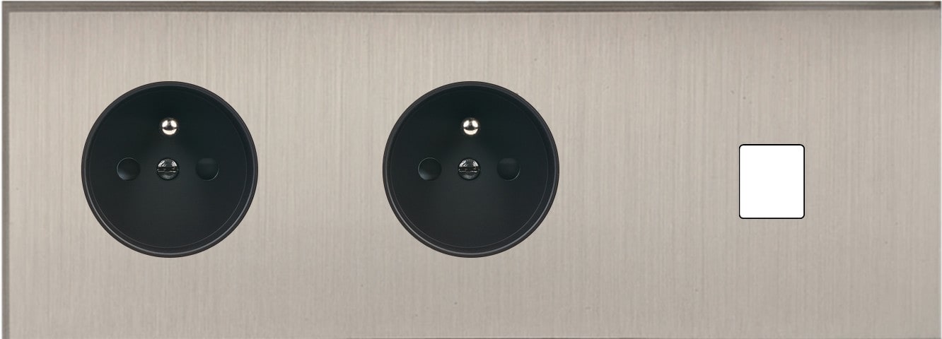 MODELEC - Façade Empreintes ANGLE Nickel Satiné Triple Horiz 2 Prises de Courant 1 Média M