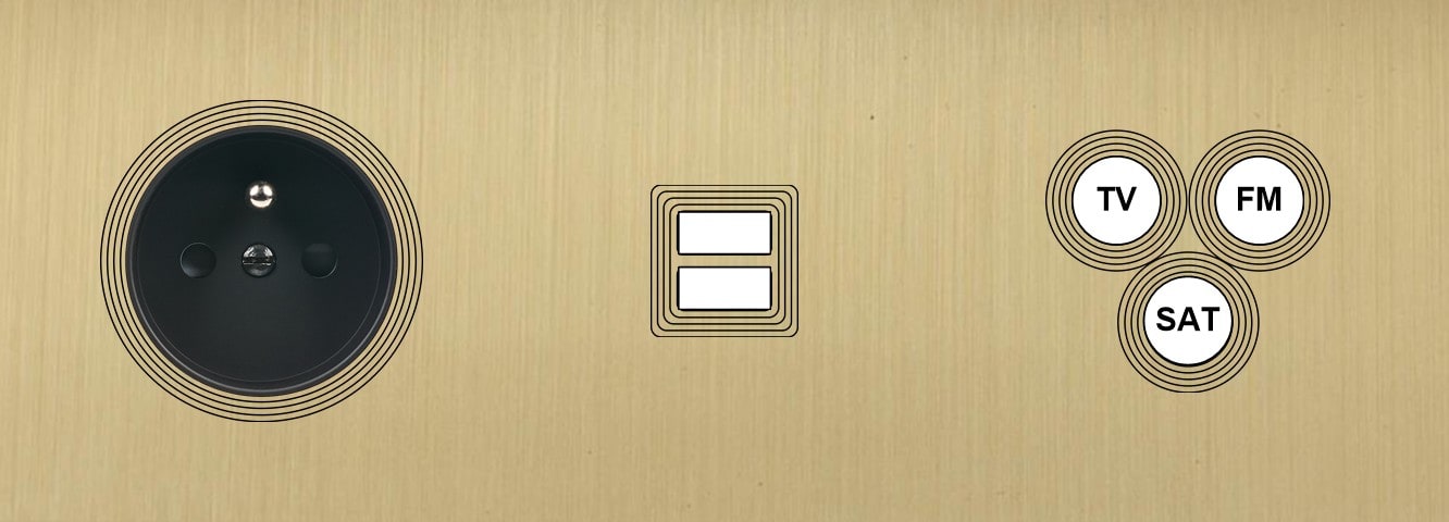 MODELEC - Façade Empreintes VOLUME Laiton Sat Triple Horizontale Prise de Courant U1 C3 M