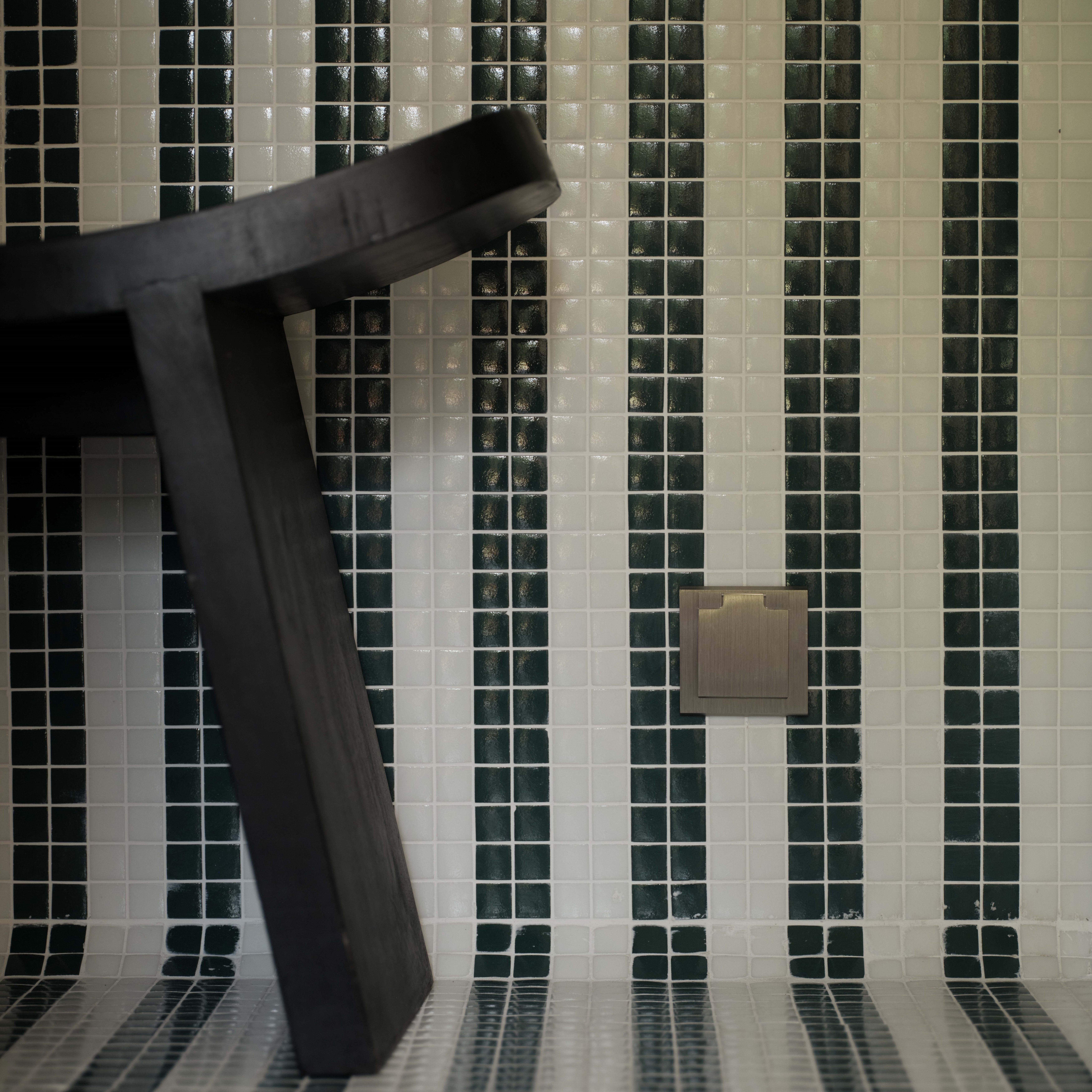 MODELEC - Façade Confidence Laiton Cuivre Satiné Prise Schuko puit ivoire à clapet