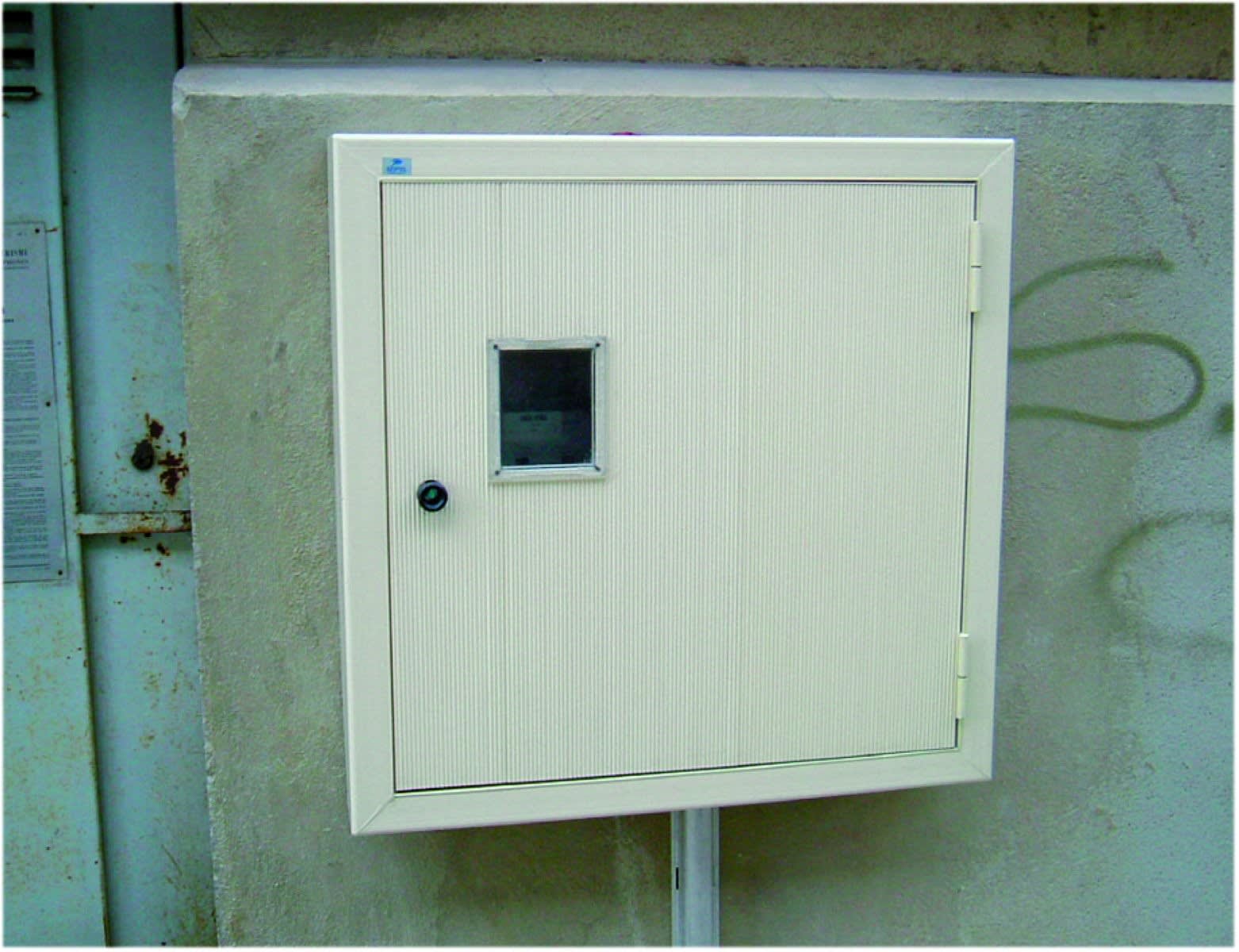 Seifel - Cadre de façade à sceller H1200 x L1080 x P45 mm