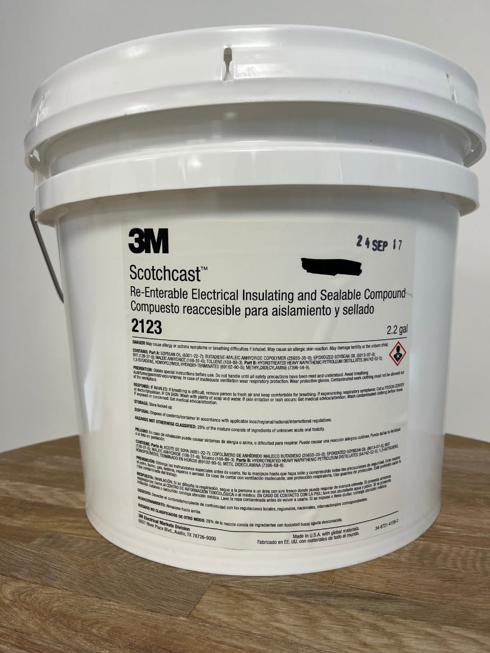 3M Electricite - Résine High gel démontable 8882/2123 8,333 litres seau de 2 sachets