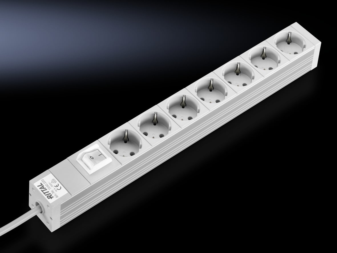 Rittal - Bandeau de prises pour prises CEI 320 19", 7 prises Schuko + inter.