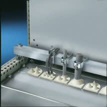 Rittal - 25 Brides à équerres pour rails de retenue des câbles - SZ - section 30-34mm