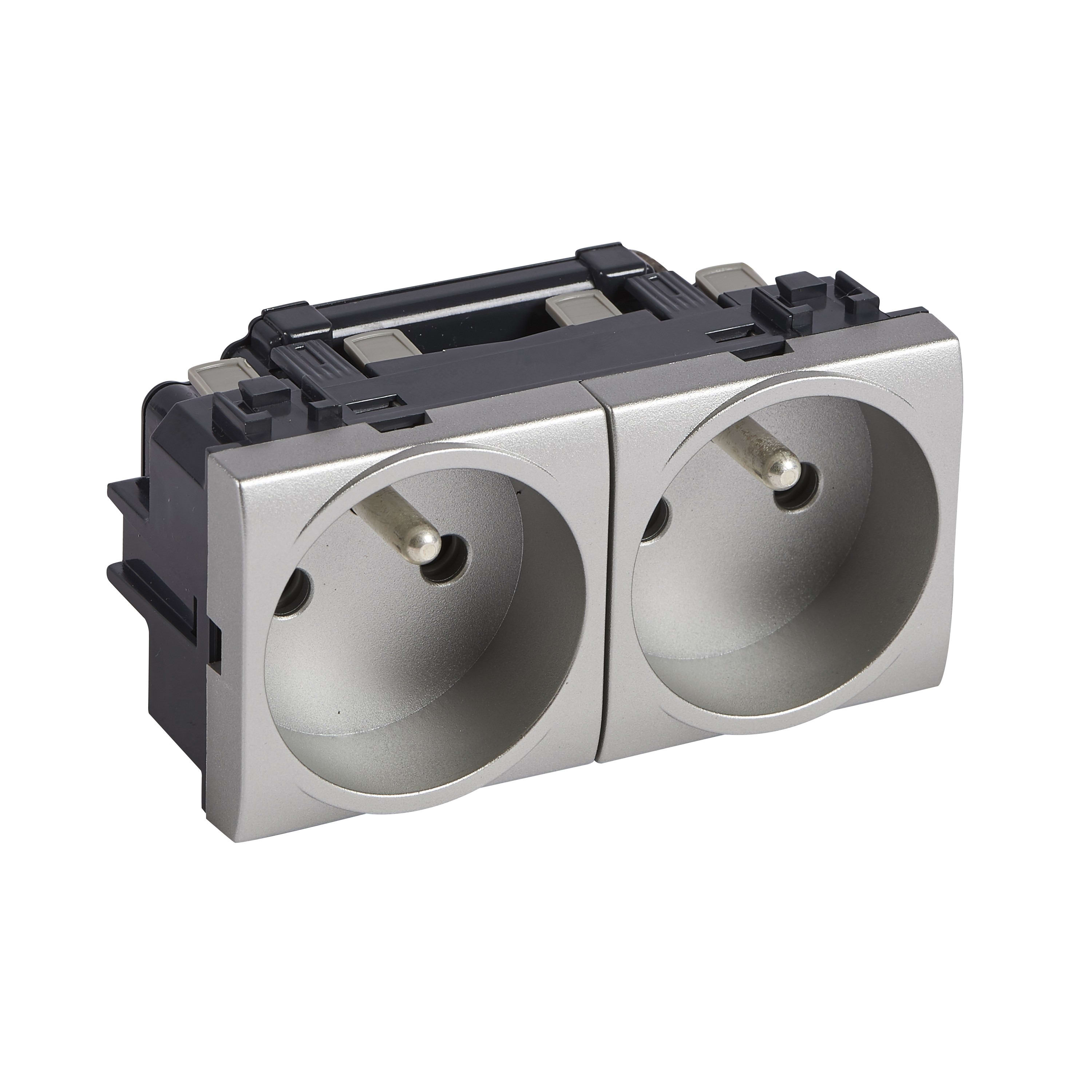 Bticino - Prise de courant précâblée Livinglight 2x2P+T 16A 250V~ à bornes auto - Tech