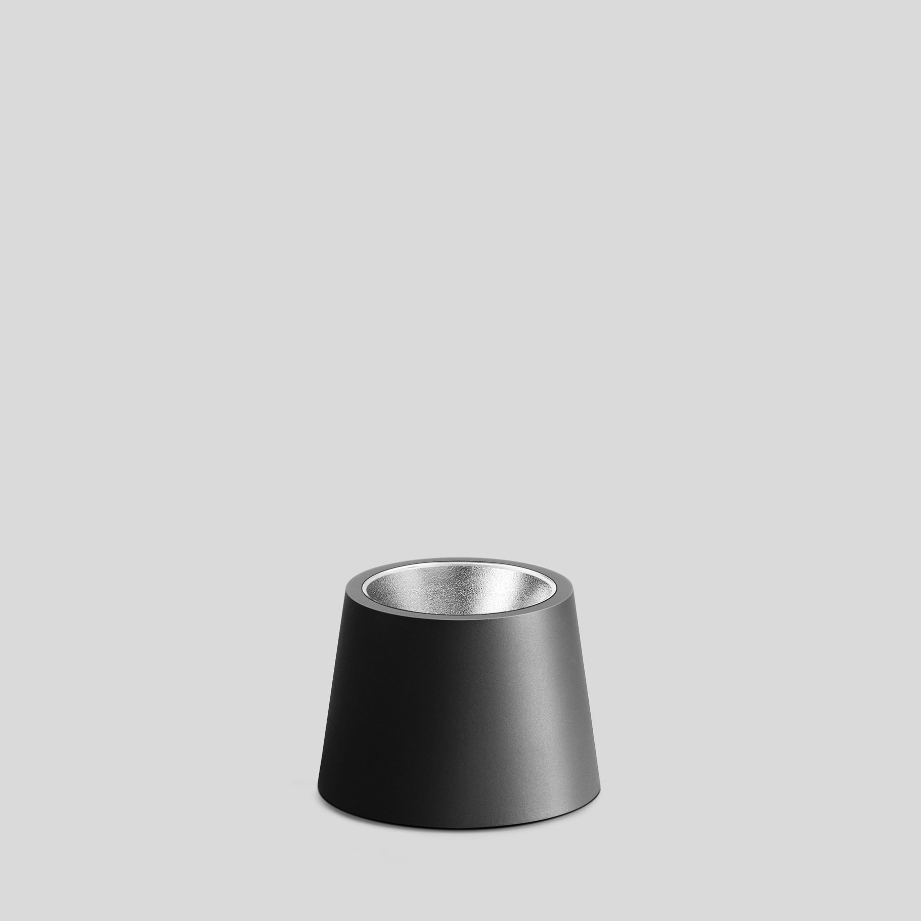 Bega - Projecteur à poser sur le sol, Graphite · 3000 K