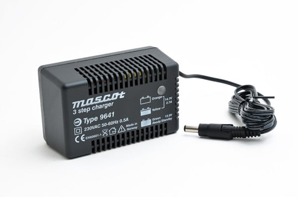 Enix - Unite(s) Chargeur plomb 12V-2.7A 230V Mascot 9641 (Intelligent) Outplug 3630