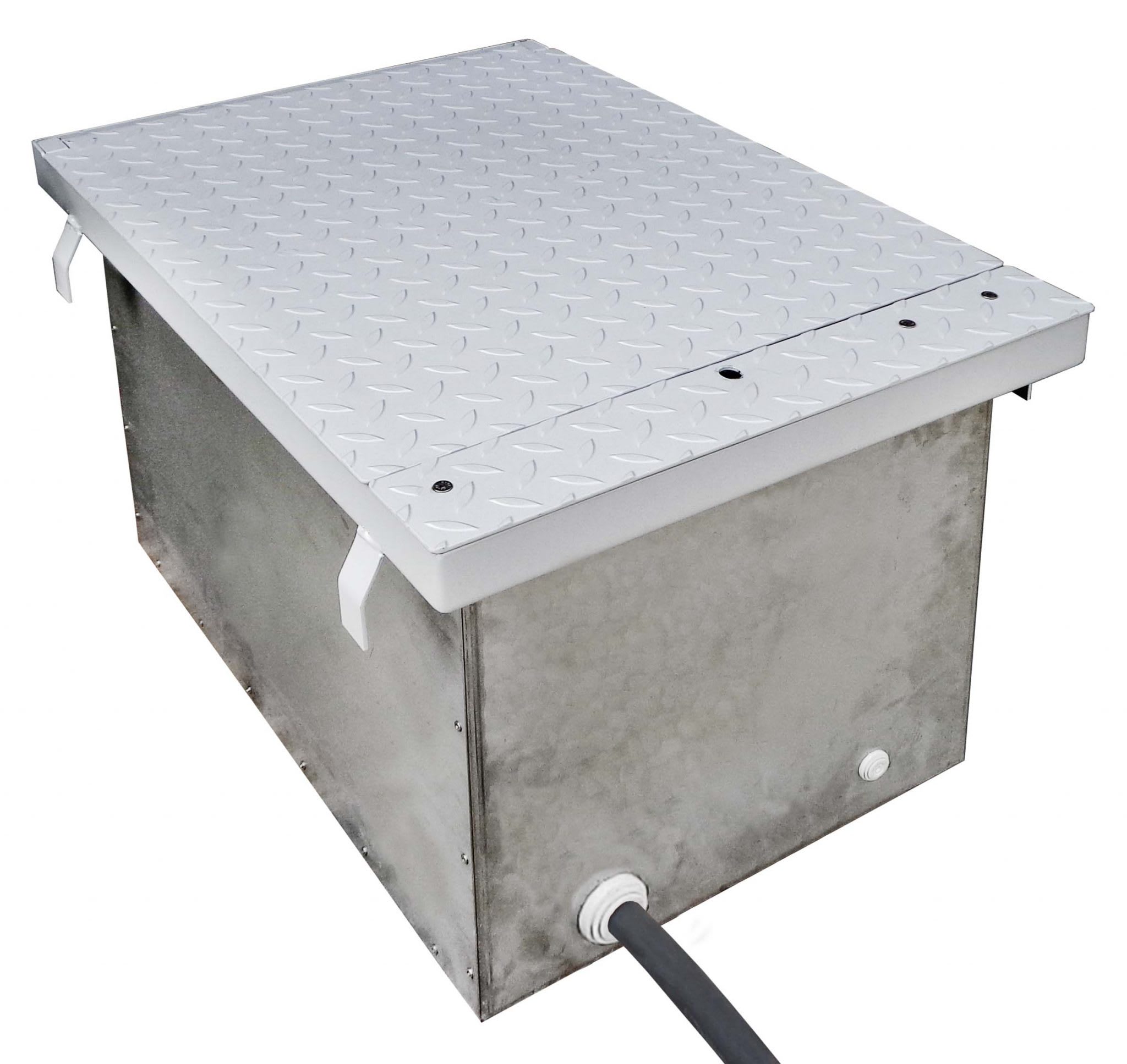 Depagne - Esplanade escamotable 06 - Non pavable, C 250 - Equipée 4 prises industrielles :