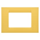 Gewiss - PLAQUE APPAREILLAGE 3 POS.JAUNE MAIS SYSTEM VIRNA - GW22183