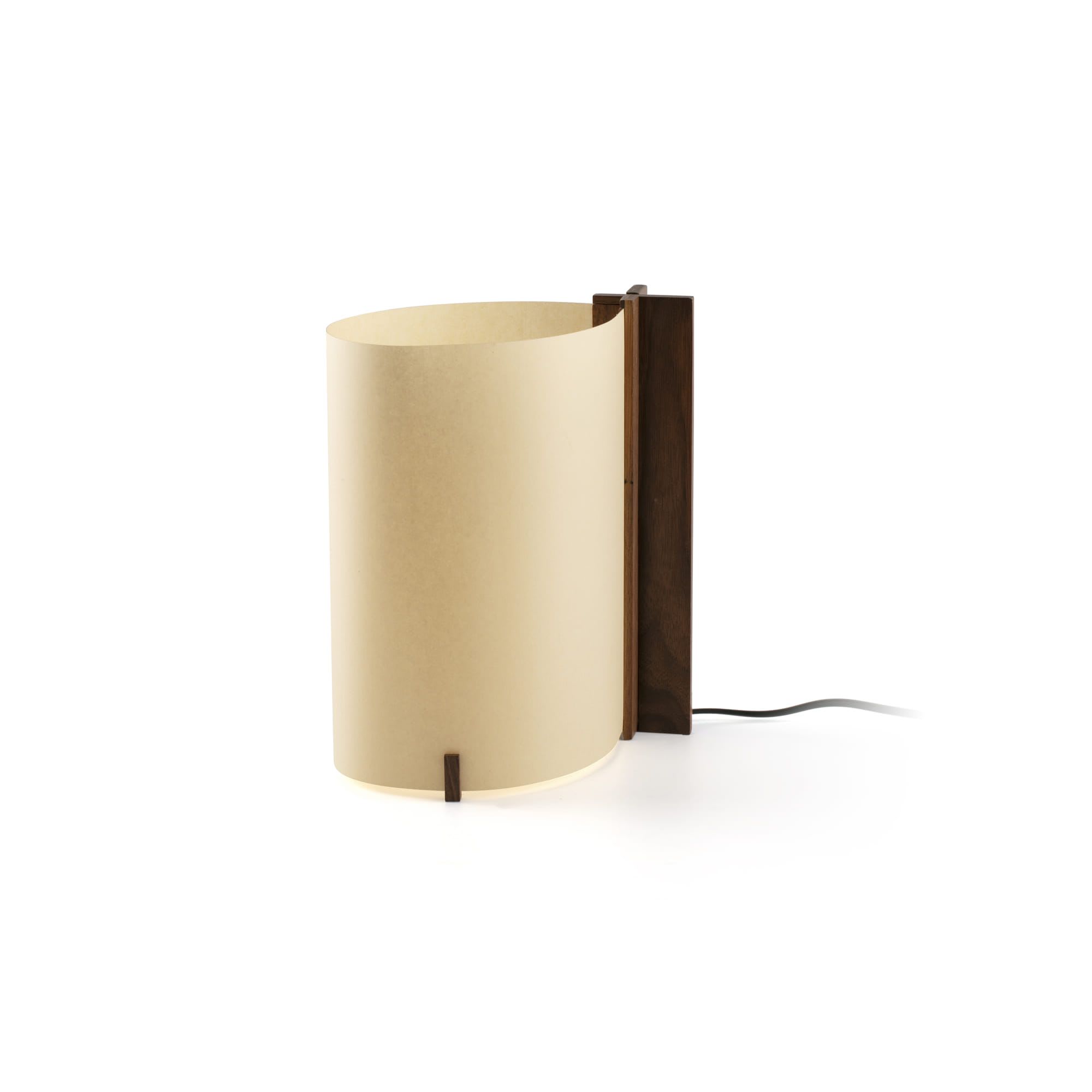 Faro - Lampe CATA, design contemporain en bois FSC, pour une ambiance chaleureuse.