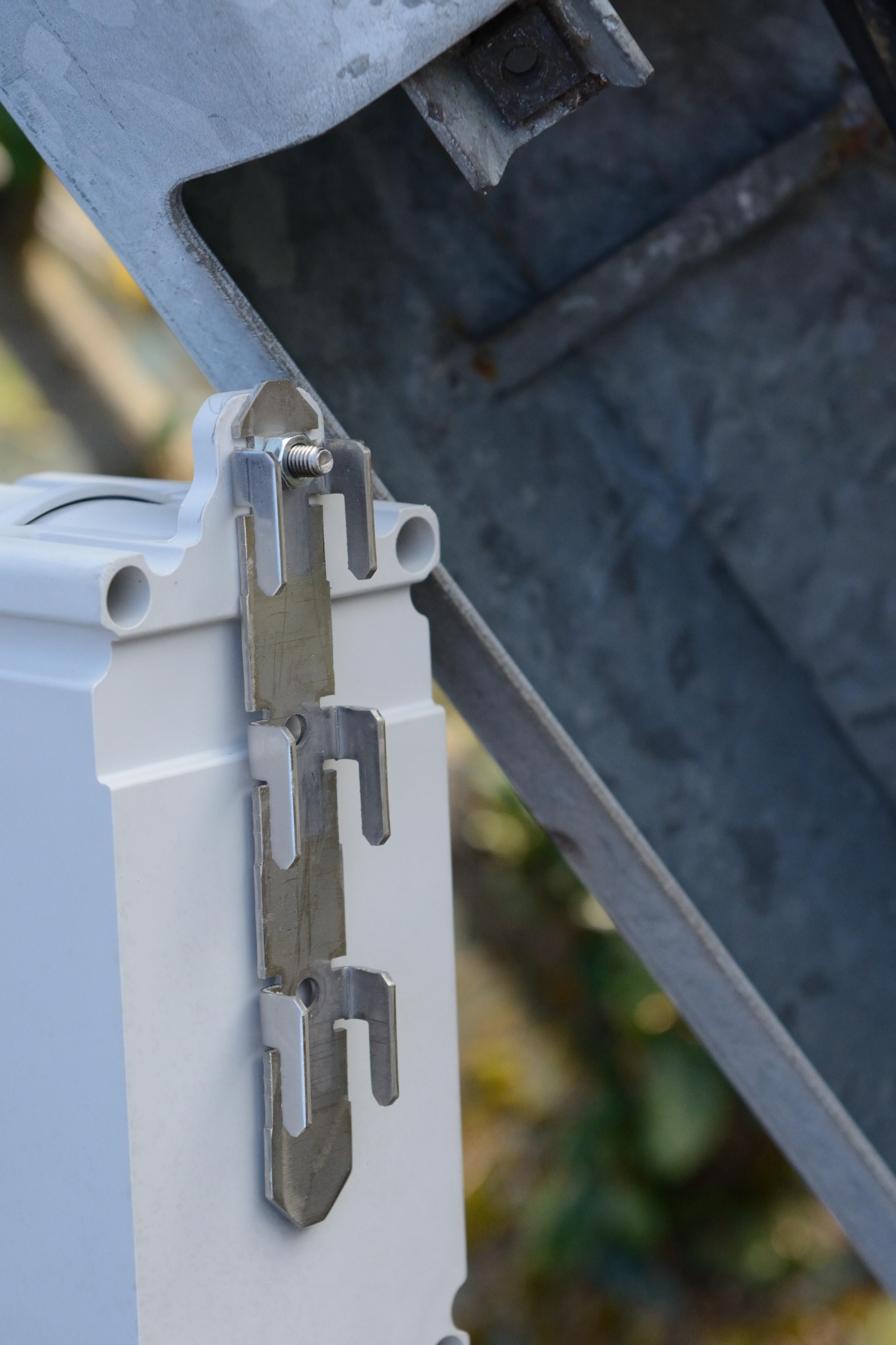 Acome - Acessoires Boîtier CONNEXITY D1 : Kit d'accroche pour intérieur de candelabres