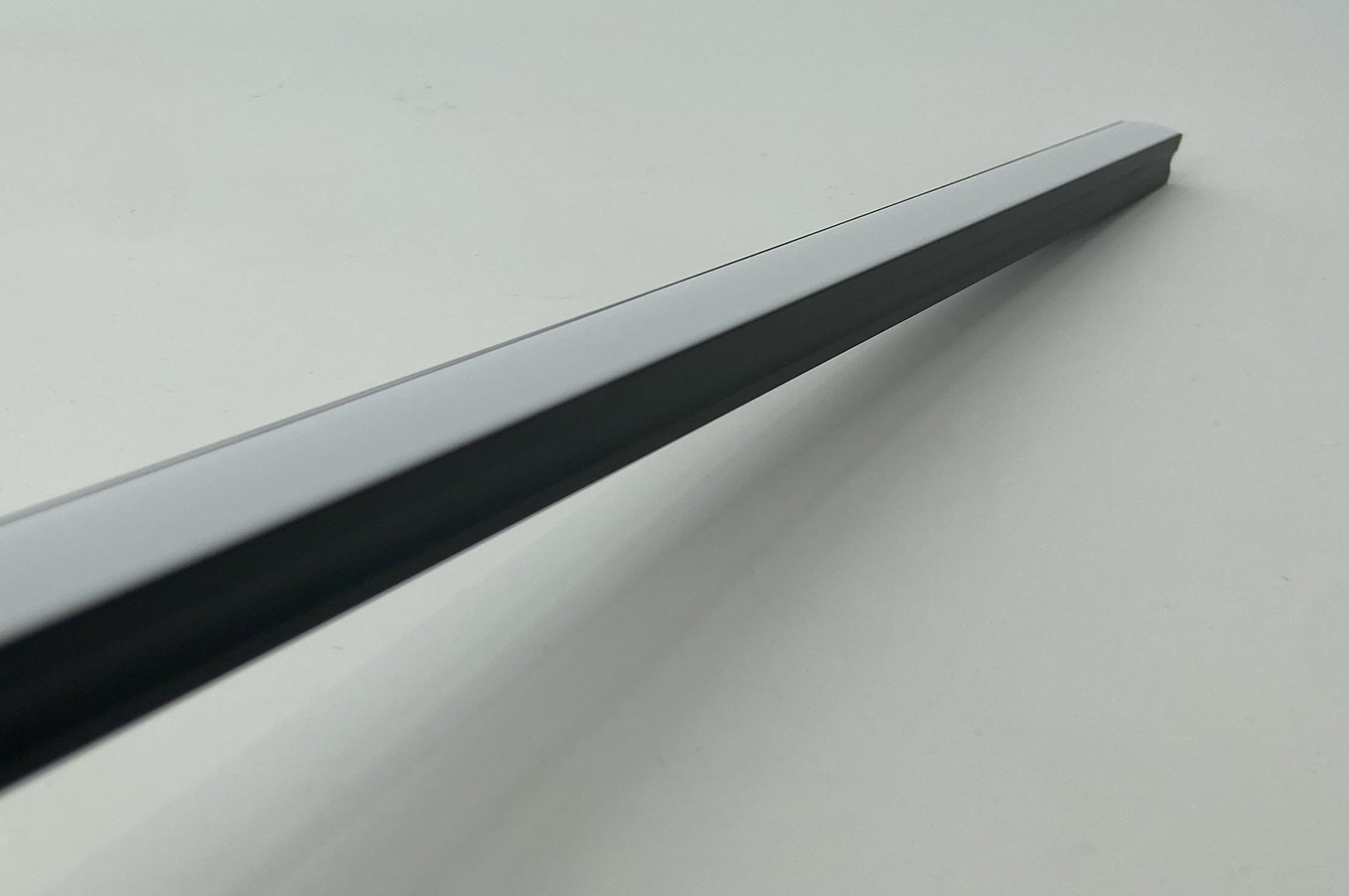 ENGITECHS - PR1001 PROFIL ALU SAILLIE NOIR 3M + CAPOT BLANC