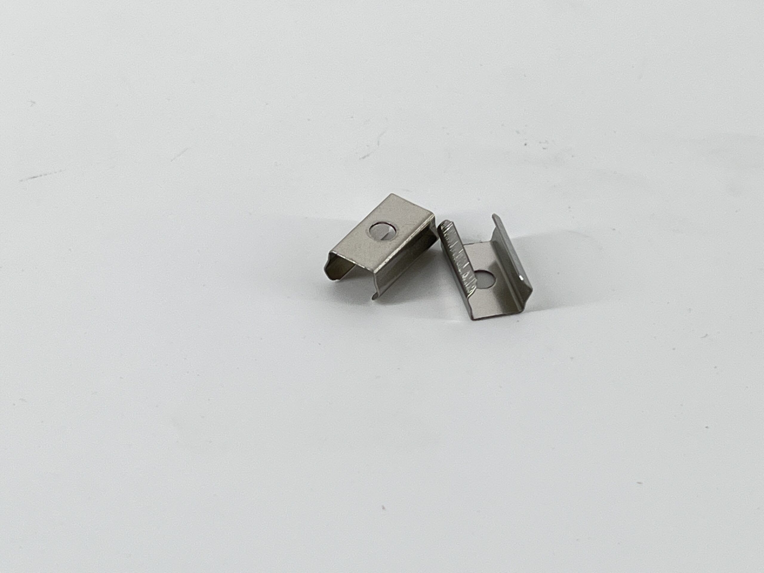 ENGITECHS - PR1027 CLIPS DE FIXATION VENDU PAR LOT DE 2