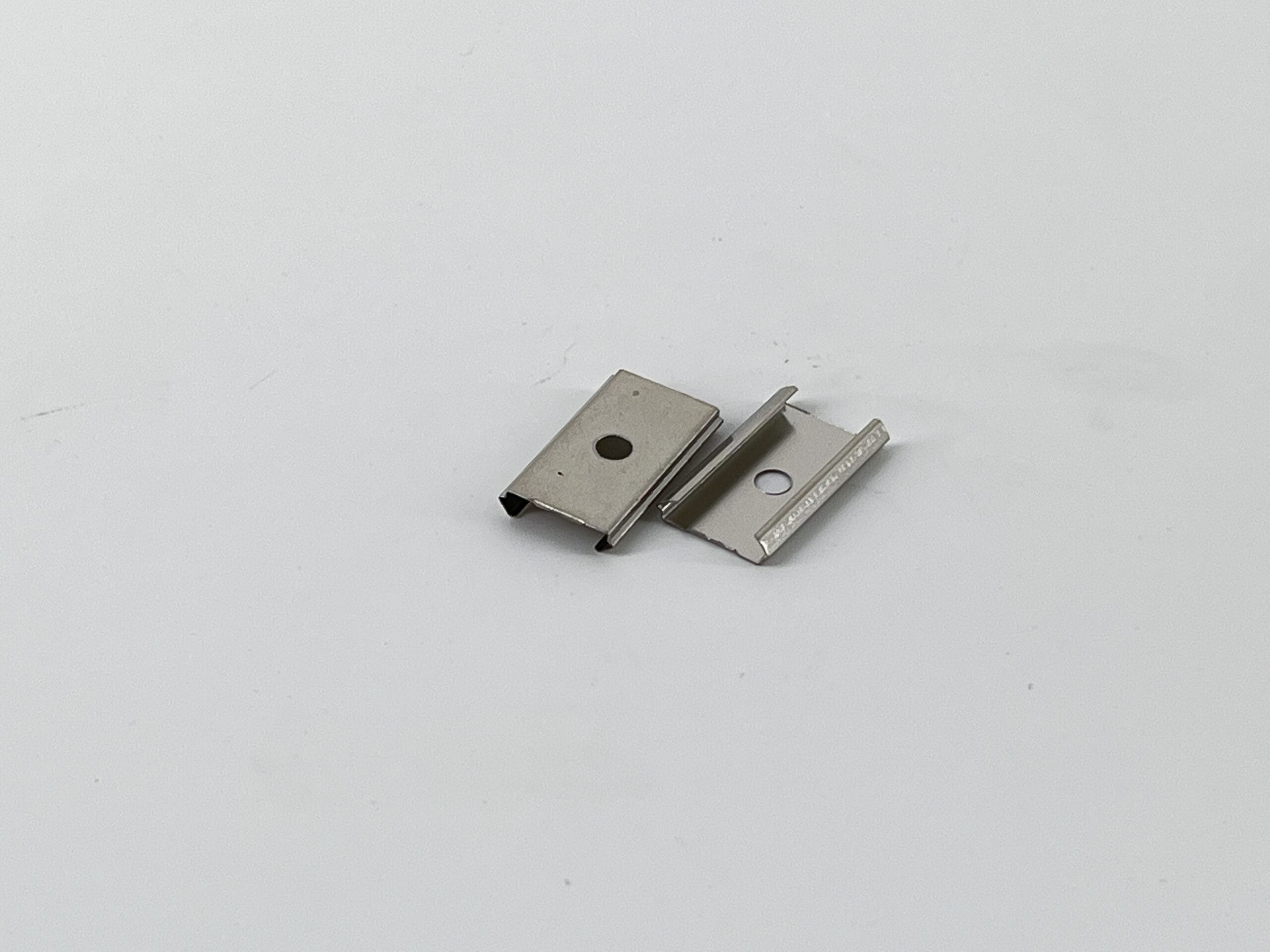 ENGITECHS - PR1028 CLIPS DE FIXATION VENDU PAR LOT DE 2