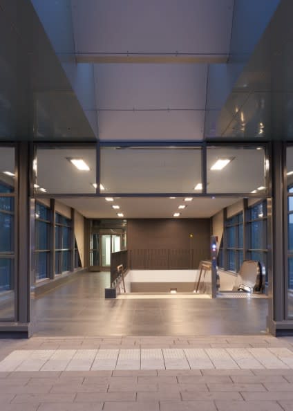 Norka by RIDI - Deux passe-fils arrière, côtés fermés pour gamme de luminaires GENF