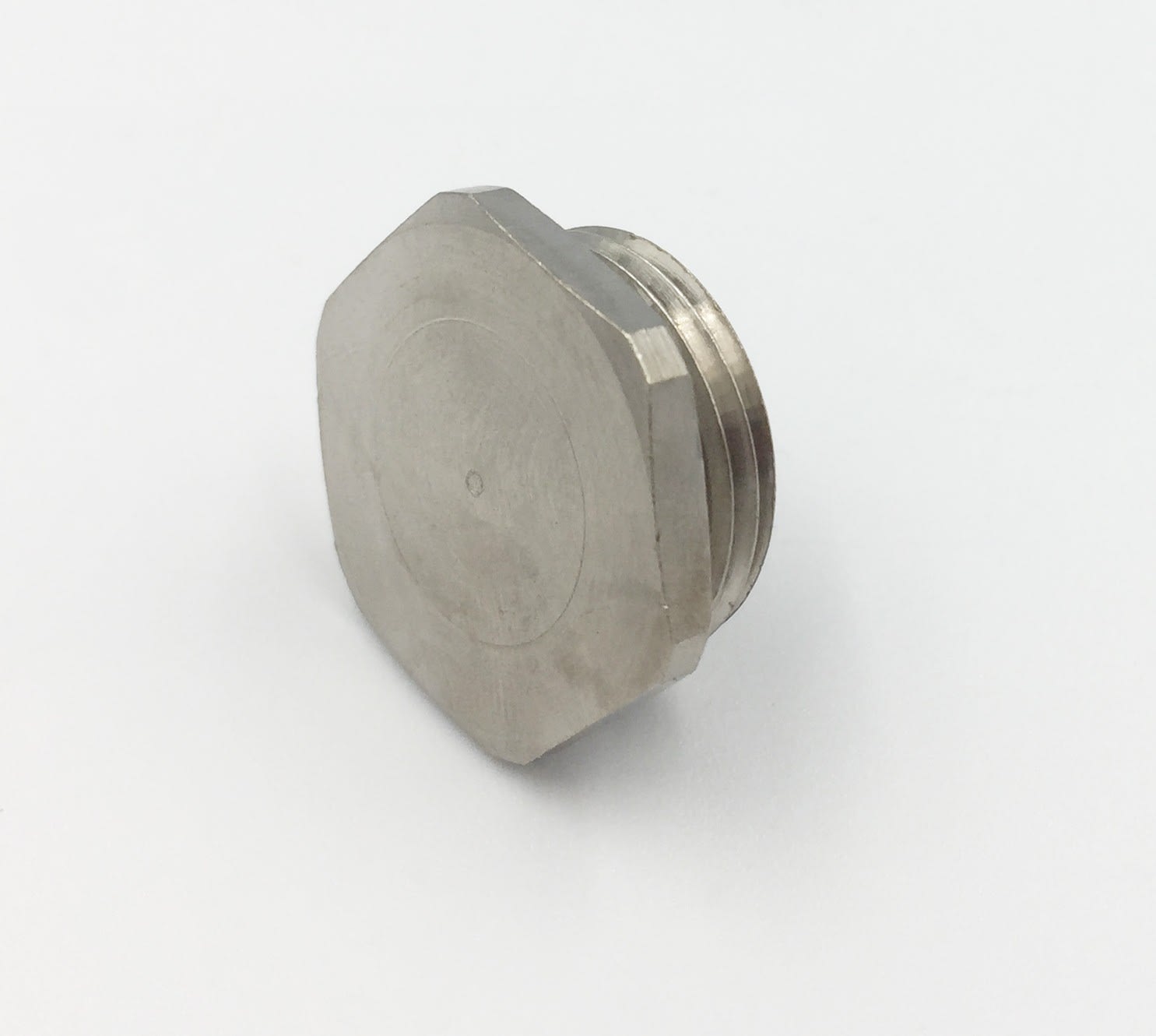 Cooper Capri - Bouchon plat 6 pans - ISO50 - laiton nickelé