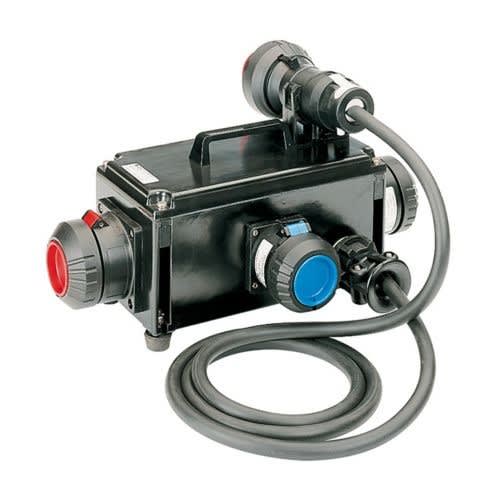 Cooper Capri - Bloc multiprises portatif 3 sorties avec fiche 16A-3P+N+T-380/415V