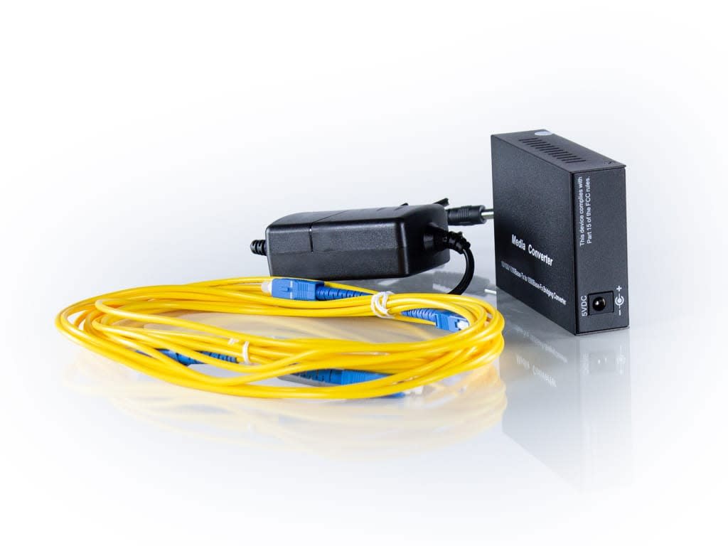 VIZEO - Kit composé de 2 convertisseurs RJ45-Fibre Multimode ( prévoir POE04 coté caméra