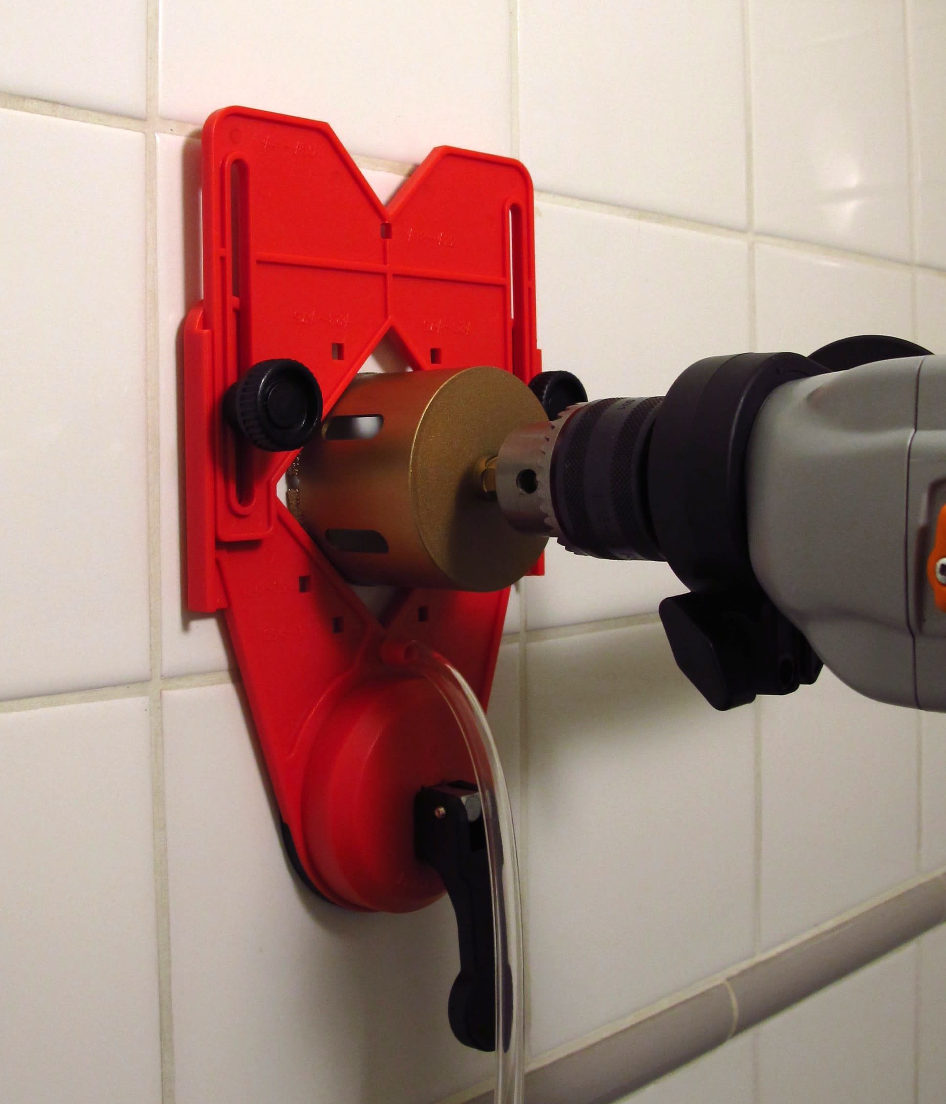 AGI Robur - Guide de perçage à ventouse pour trépan diamant. Capacité 4 à 75 mm.