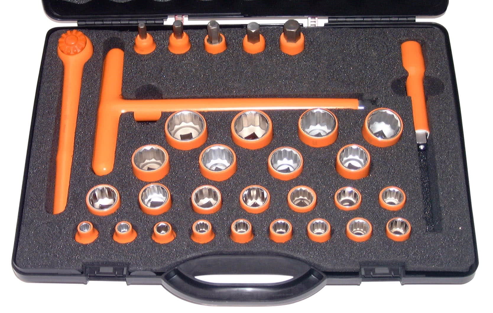 AGI Robur - Composition de douilles avec clé à cliquet.