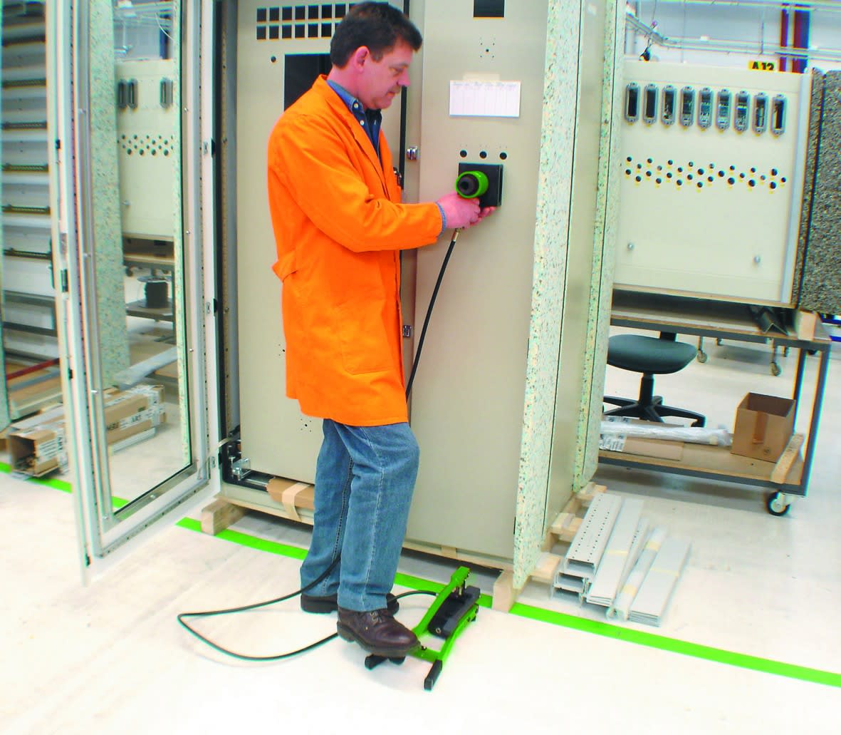 AGI Robur - Appareil pour emporte-pièce hydraulique à pied