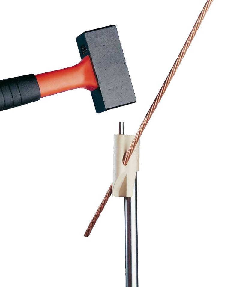 Catu - tete connectrice mode tangentiel  pour piquet de terre diametre 16 et 17mm