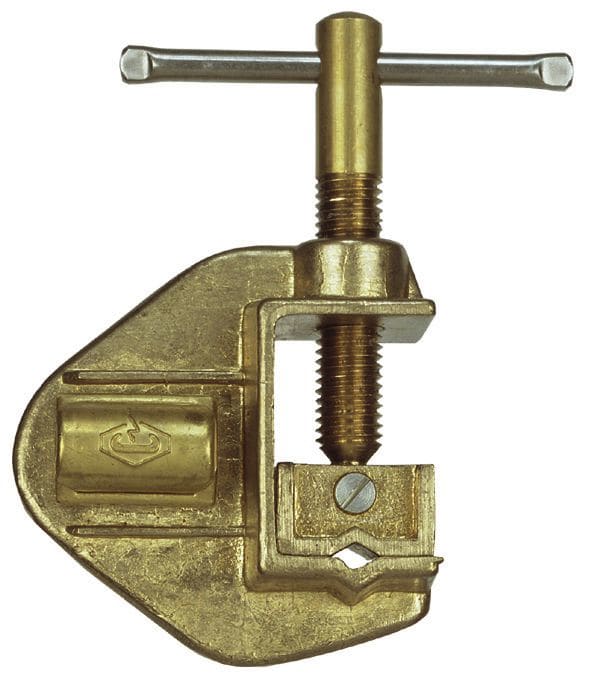 Catu - Etau de terre en aluminium. Raccordement du câble par cosse. ICC: 17,5 kA/1s.