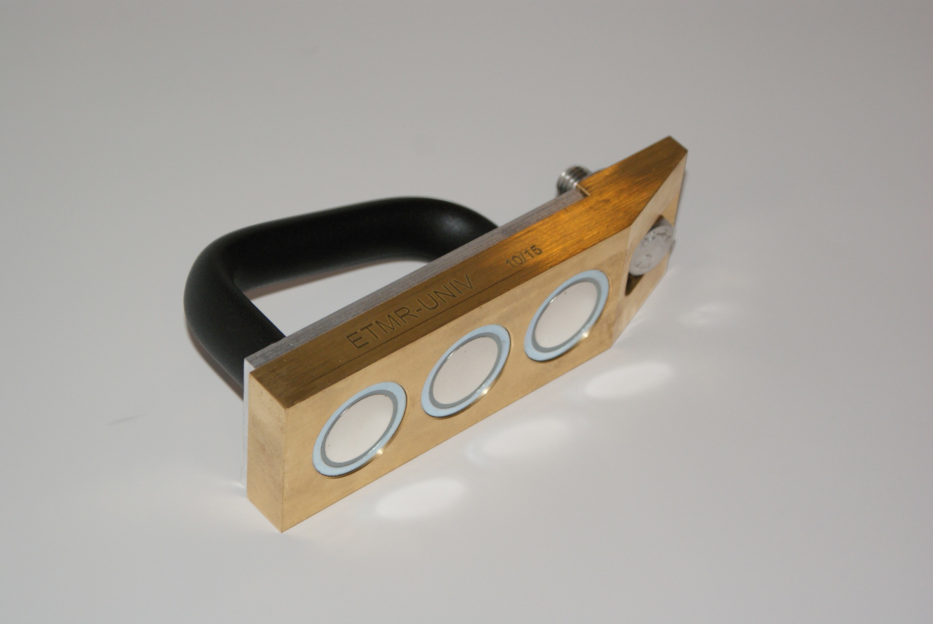 Catu - Etau de mise à la terre pour rail Icc 8 kA/1s