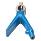 Catu - Pince laiton isolée PVC bleu. Serrage par ressort. Capacité de 18 à 38 mm.