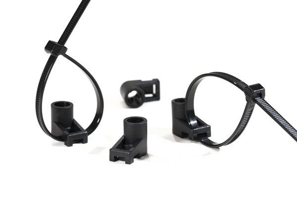 Hellermanntyton - Embase pour goujon Ø 5 mm en PA66 noir - CTMS5