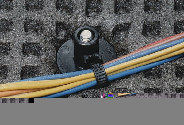 Hellermanntyton - Lanière de fixation 166x4.6mm pour goujon Ø 5 mm en PA66HS noir - T50SOSSBH5E