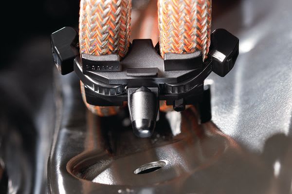 Hellermanntyton - Lanière de fixation 150x4.6mm pied ancre Ø6.5mm en PA66HIRHS noir -T50SOSDSFT6.5